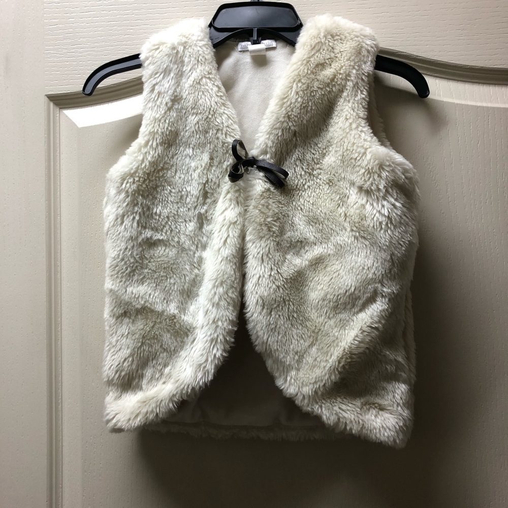 Boutique Girls fur vest! Warm & adorable! Size 7/8